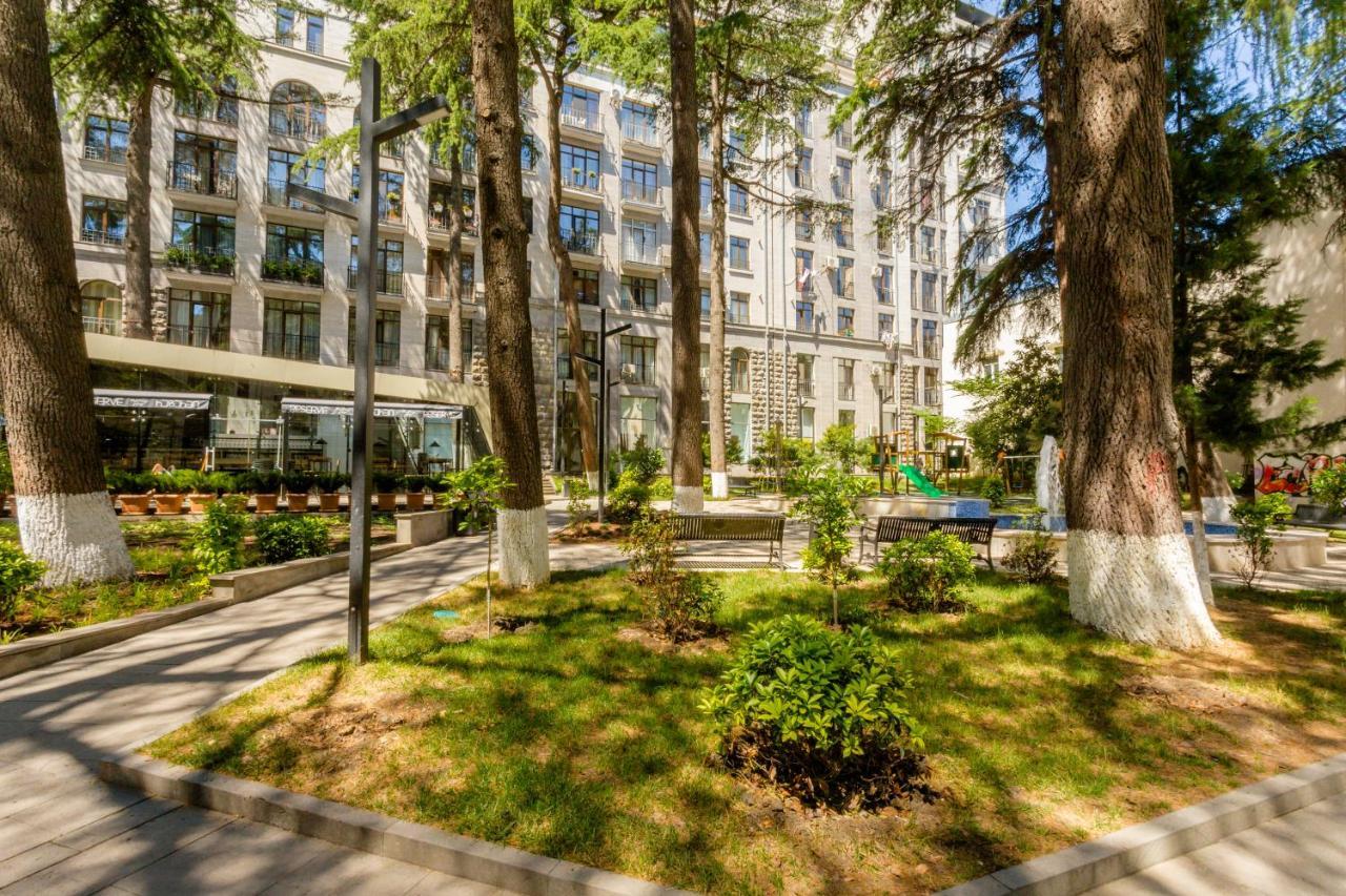 Central Comfort Place L Тбилиси Экстерьер фото