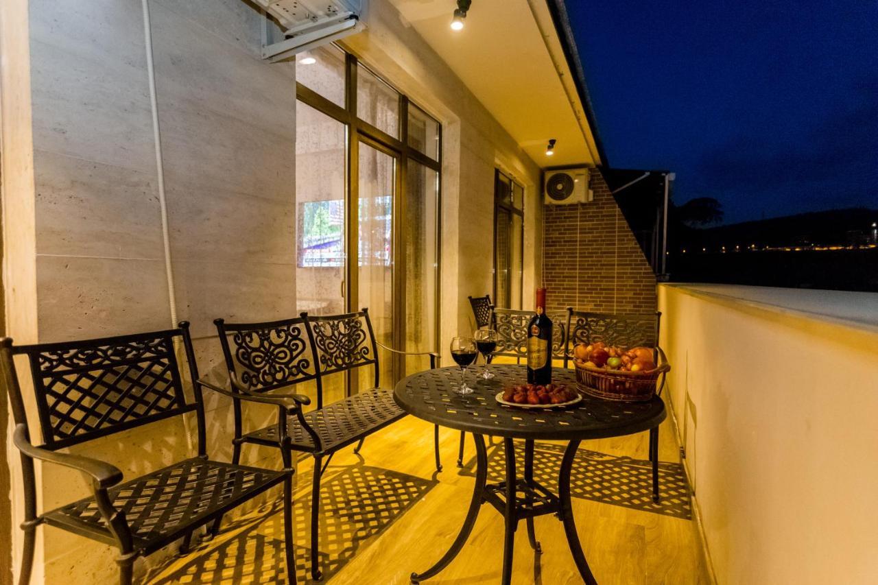 Central Comfort Place L Тбилиси Экстерьер фото